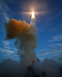 479px-An_SM-3_(Block_1A)_missile_is_launched_from_JS_Kirishima_(DD_174),_successfully_intercepting_a_ballistic_missile_targetSRC-US-Navy-public-domain